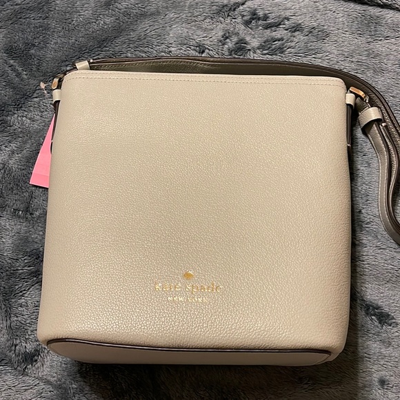 Kate Spade Max Duffel Crossbody. NWT. Color Avalon Mist Green - Picture 1 of 3